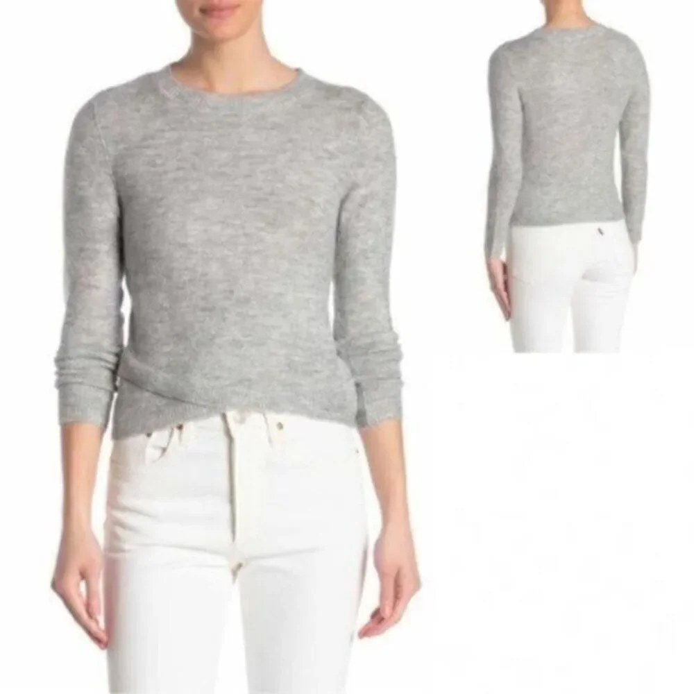 Elodie Gray Crew Neck Lightweight Sweater Large NWT